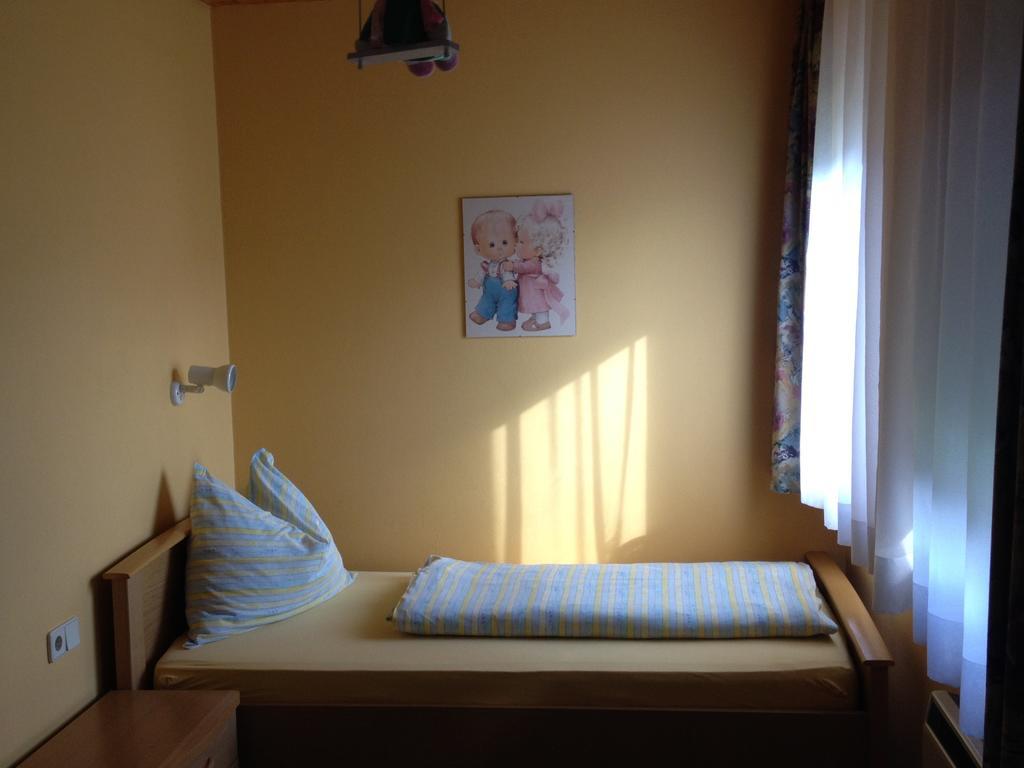 Pension Seerose Drobollach am Faakersee Chambre photo